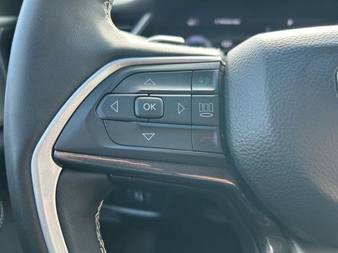 Used 2023 Jeep Grand Cherokee Laredo w/ Luxury Tech Group I image 18