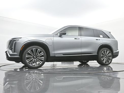 New 2026 Cadillac Vistiq Premium Luxury w/ LPO, Floor Liner Package image 16