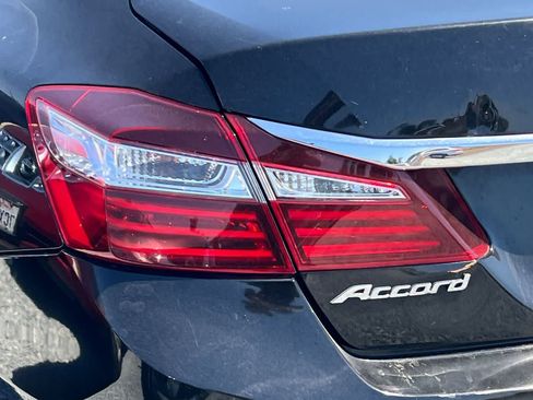 Used 2016 Honda Accord LX image 13