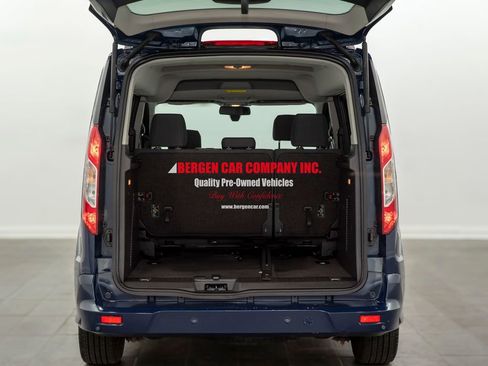 Used 2017 Ford Transit Connect XLT image 8