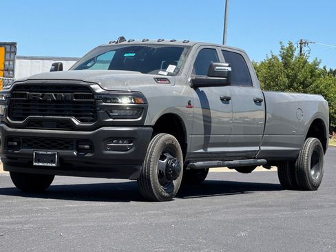 New 2026 RAM 3500 Tradesman AWD/4WD image 7