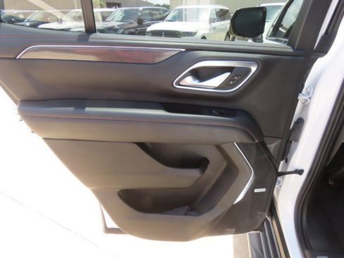 Used 2022 Chevrolet Tahoe RST w/ Sport Performance Package AWD/4WD image 18