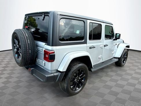 Used 2023 Jeep Wrangler Unlimited Sahara w/ Cold Weather Group AWD/4WD image 6