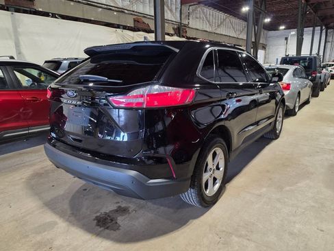 Used 2021 Ford Edge SE FWD image 2