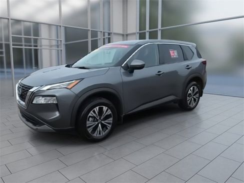 Certified 2022 Nissan Rogue SV image 4