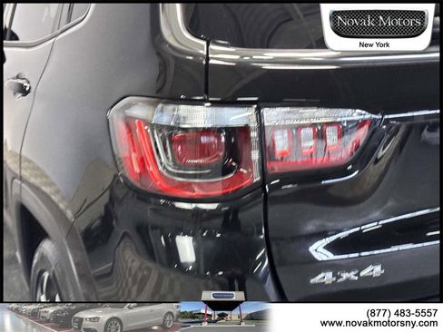 Used 2022 Jeep Compass Limited image 8