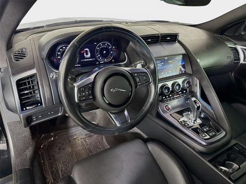 Used 2022 Jaguar F-TYPE Coupe RWD image 9