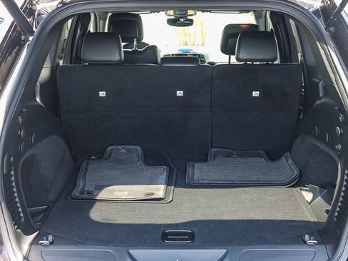 Used 2020 Jeep Grand Cherokee Altitude RWD image 26