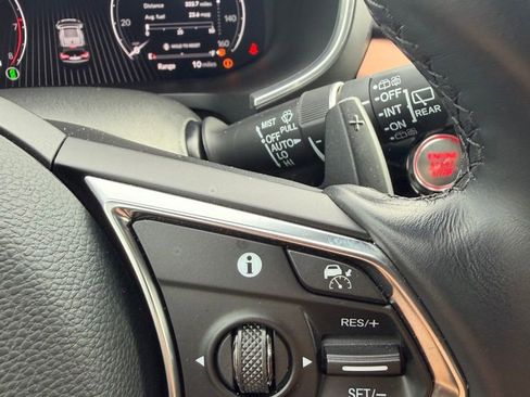 Used 2023 Acura MDX SH-AWD w/ Technology Package image 19
