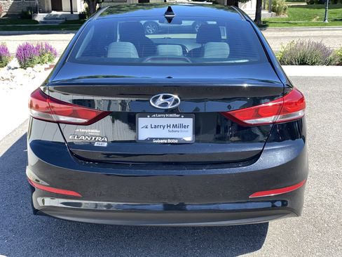 Used 2017 Hyundai Elantra SE FWD image 5