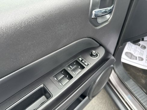 Used 2015 Jeep Patriot Sport AWD/4WD image 9
