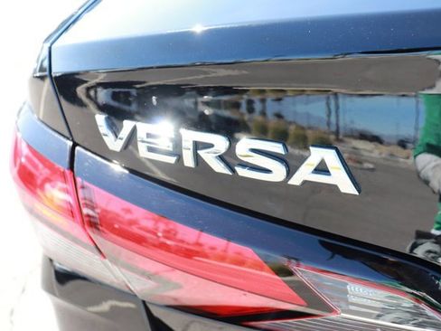 Used 2025 Nissan Versa SV image 6