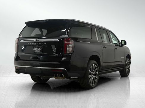 Used 2021 Chevrolet Suburban High Country w/ Premium Package image 5