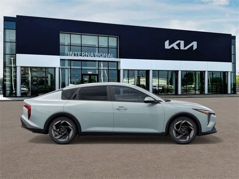 New 2025 Kia K4 EX image 7