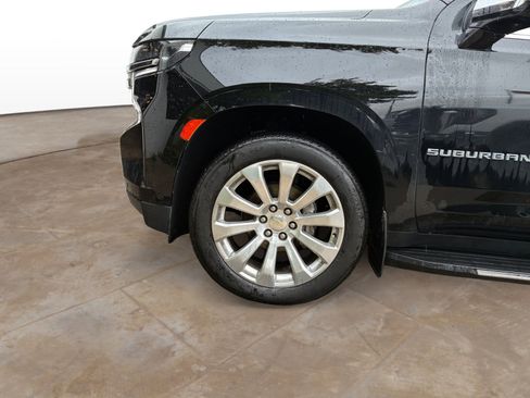 Used 2023 Chevrolet Suburban Premier w/ Advanced Technology Package image 31