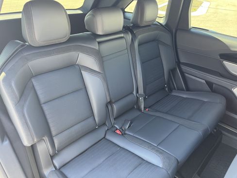 Used 2025 Lincoln Nautilus Reserve AWD/4WD image 20