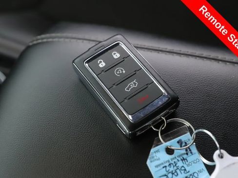 Used 2025 Jeep Grand Cherokee L Altitude AWD/4WD image 3