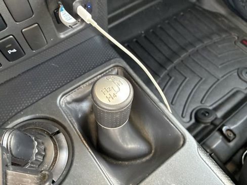 Used 2012 Toyota FJ Cruiser 4WD image 16