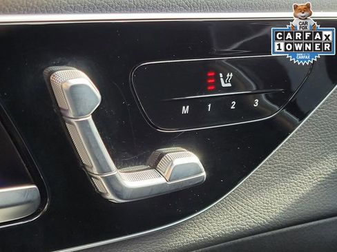 Used 2024 Mercedes-Benz GLC 300 image 35