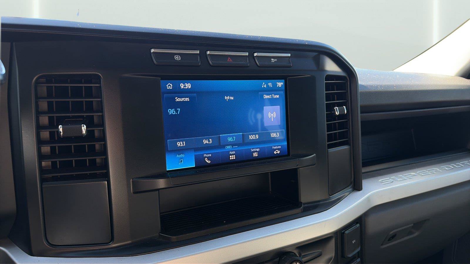 Used 2024 Ford F550 4x4 SuperCab Super Duty image 19