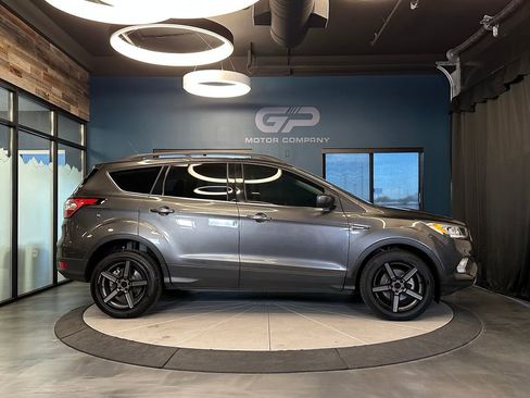 Used 2018 Ford Escape SEL FWD image 2