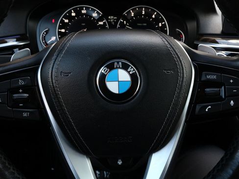 Used 2018 BMW 530i xDrive AWD/4WD image 35