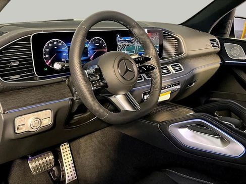 New 2026 Mercedes-Benz GLS 450 4MATIC image 9