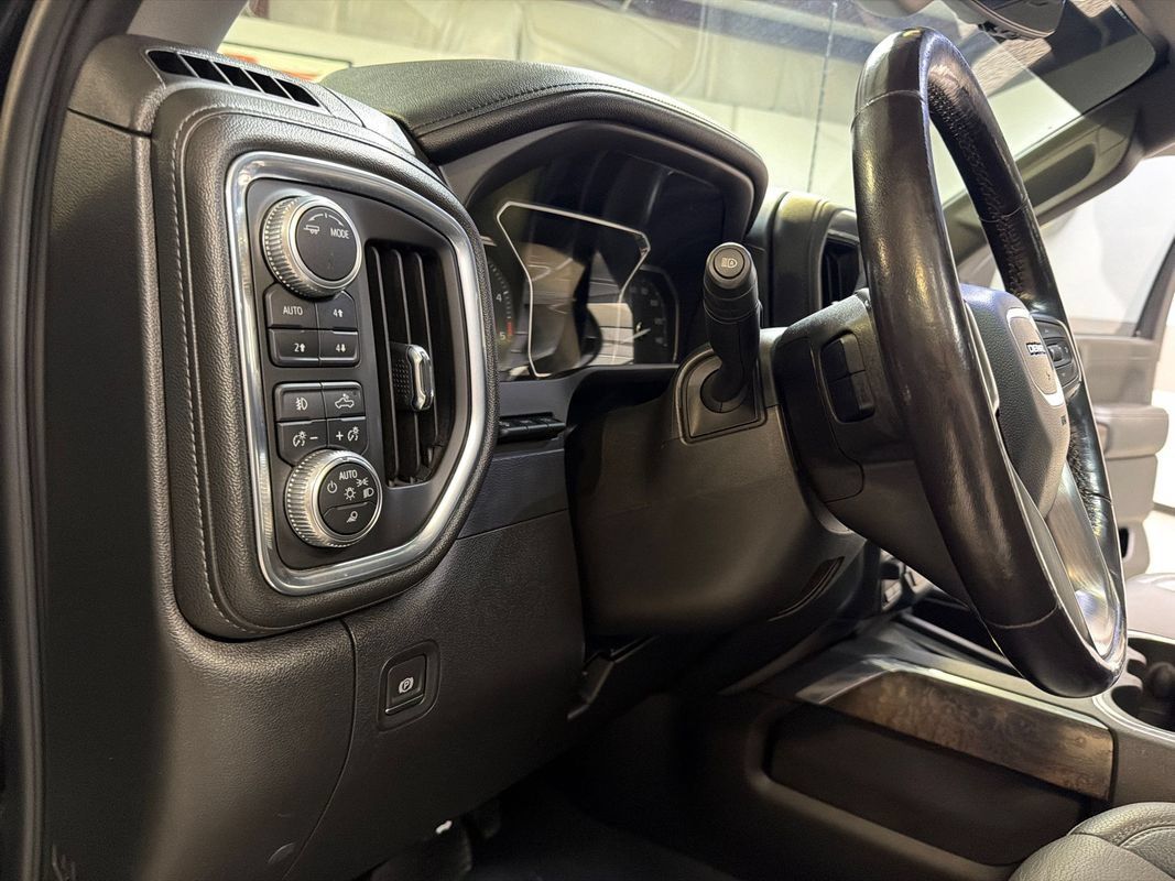 Used 2020 GMC Sierra 3500 Denali w/ Denali Ultimate Package AWD/4WD image 29