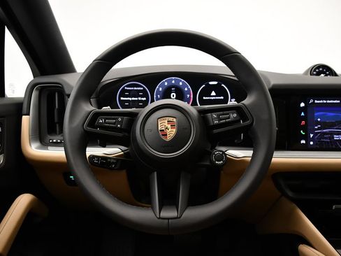 Certified 2025 Porsche Cayenne E-Hybrid Coupe AWD/4WD image 27