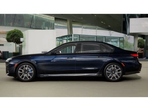 New 2026 BMW 740i xDrive w/ Premium Package image 4