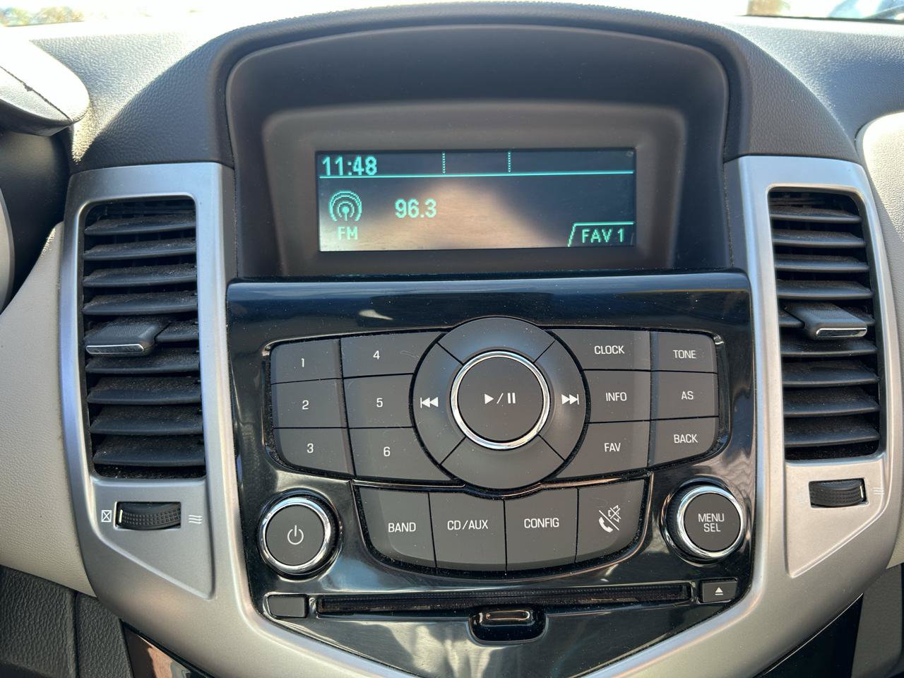 Used 2012 Chevrolet Cruze LS FWD image 21
