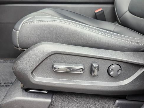 Certified 2025 Honda Pilot EX-L image 6