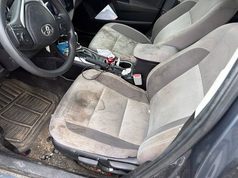 Used 2019 Toyota Corolla LE FWD image 19