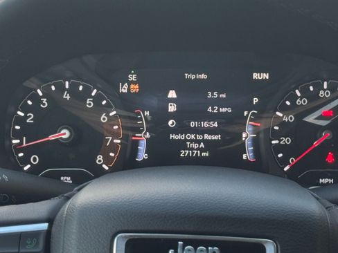 Used 2025 Jeep Compass Limited image 41