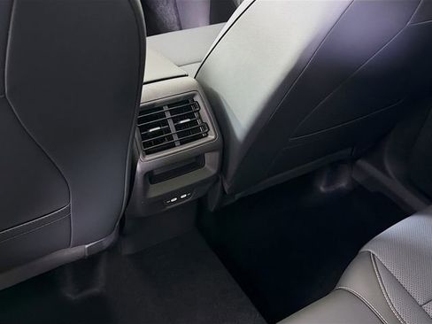 New 2026 Volkswagen Tiguan SE image 25