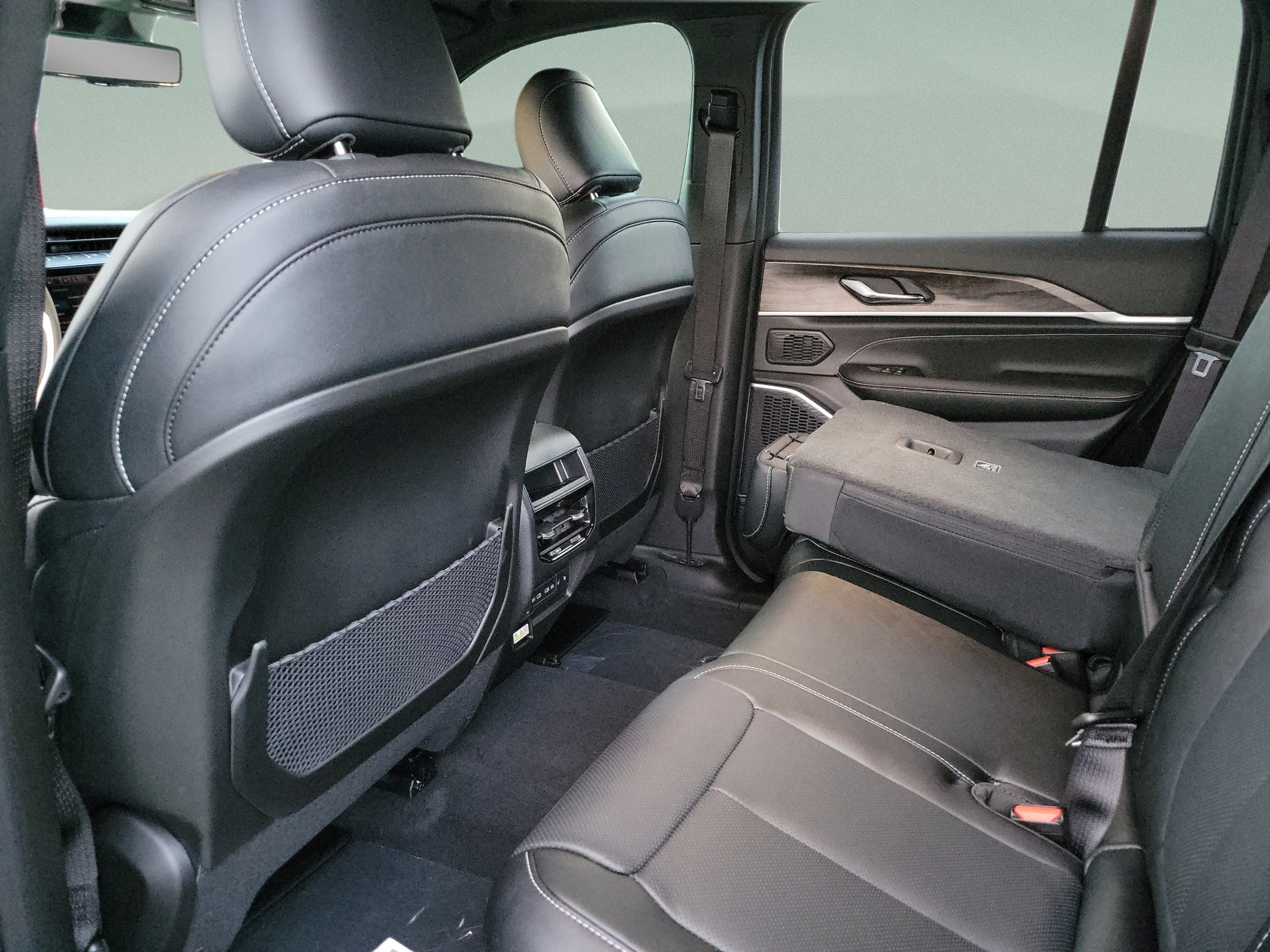 New 2027 Jeep Grand Cherokee Limited AWD/4WD image 5