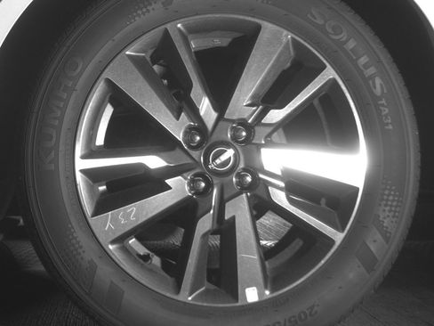 Used 2025 Nissan Versa SV image 14