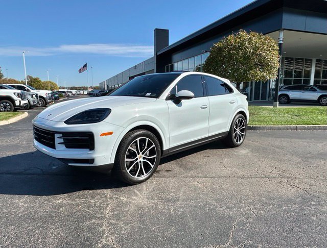 Used 2024 Porsche Cayenne Coupe AWD/4WD image 6