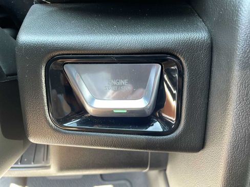 Used 2025 GMC Yukon Denali AWD/4WD image 18