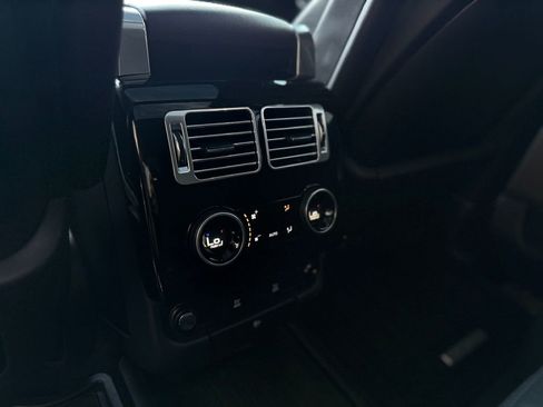 Used 2020 Land Rover Range Rover HSE AWD/4WD image 18