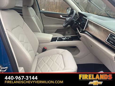 Used 2025 Volkswagen Atlas SE image 29