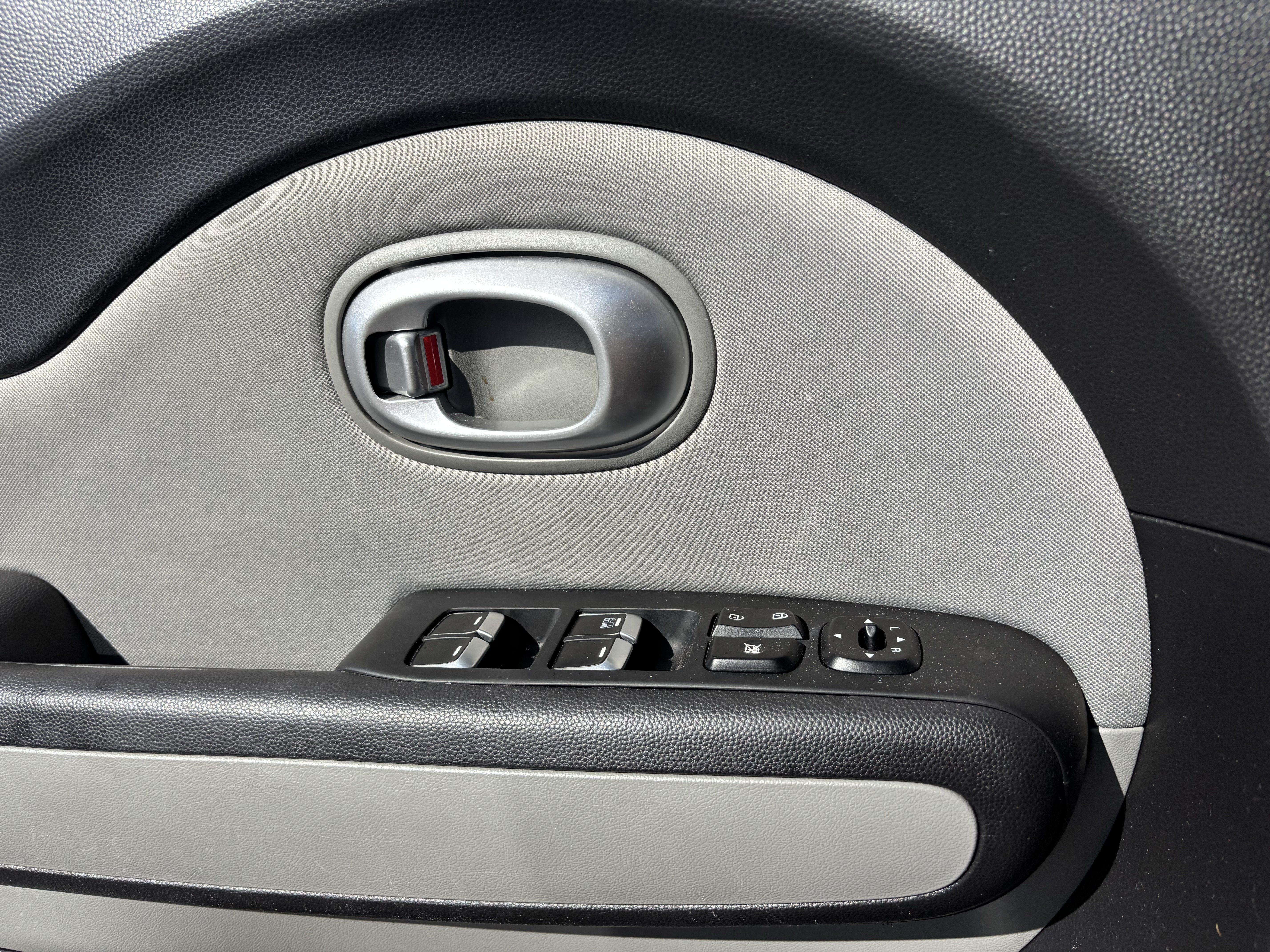 Used 2019 Kia Soul FWD image 19