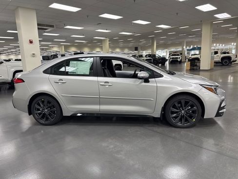 New 2026 Toyota Corolla SE image 3