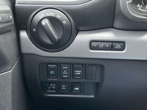 Used 2019 Nissan Titan PRO-4X w/ Pro-4x Convenience Package AWD/4WD image 40