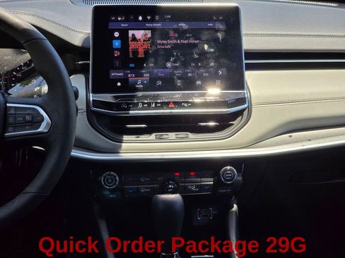 Used 2025 Jeep Compass Limited AWD/4WD image 19
