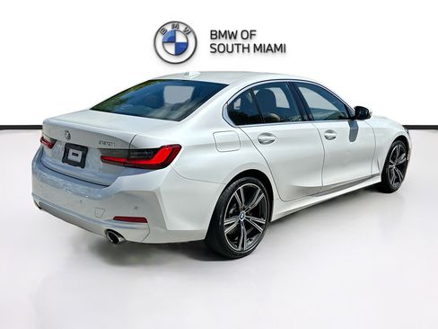 Used 2024 BMW 330i Sedan w/ Premium Package image 7