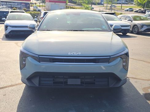 New 2026 Kia K4 LXS image 8