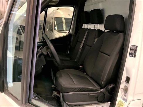 Used 2019 Mercedes-Benz Sprinter 170 image 16