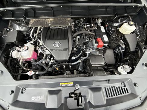 Certified 2025 Toyota Highlander Platinum image 18