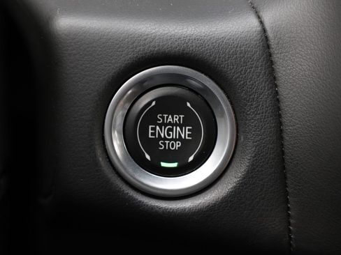 Used 2023 Chevrolet Suburban Premier image 35